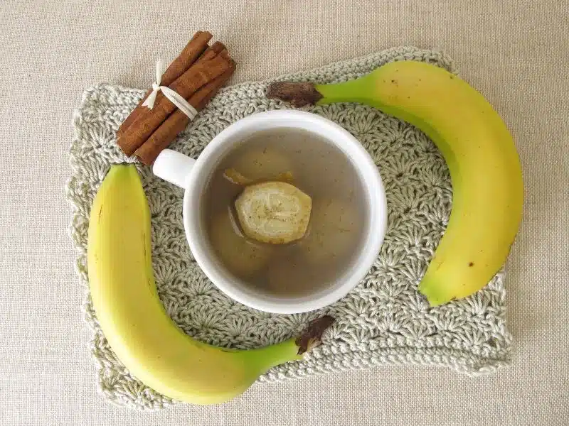 Como fazer chá de banana