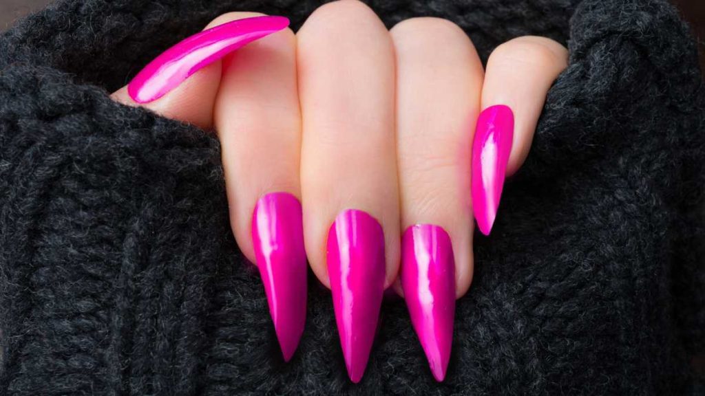 unhas stiletto