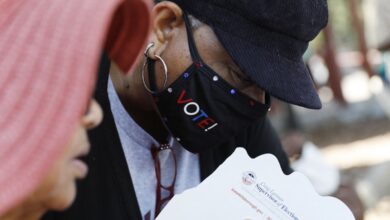 Novo estudo descobre que a polarização política tem impactos negativos na saúde