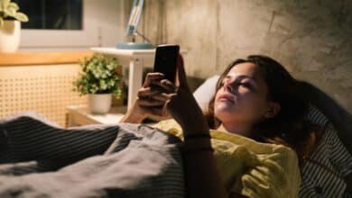 O que não fazer antes de dormir, segundo especialistas em sono